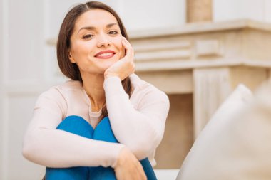 Muhteşem neşeli kadın harika bir haber vardır