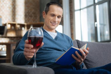 Pozitif esmer okuma kitabı memnun.