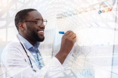 yetenekli başarılı araştırmacı