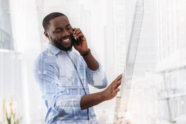 Angenehme afrikanisch-amerikanische Kommunikation — Stockfoto