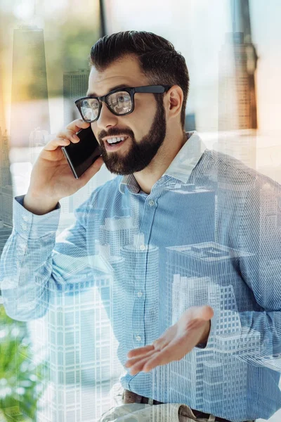 Erstaunt gut aussehender Mann — Stockfoto