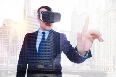  Genç işadamı kabardı