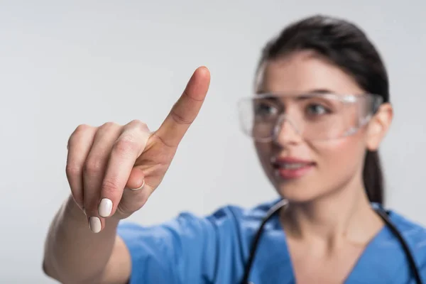 Feliz doctora buscando una idea — Foto de Stock