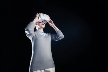 3D teknolojisi ile etkilendim güzel genç kadın