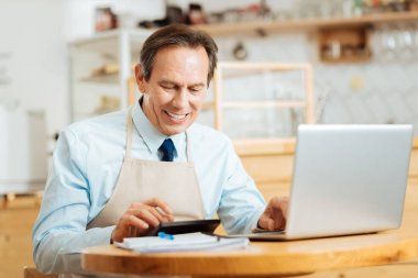 Oturma ve hesaplama yapmak komuta sizde işgal.