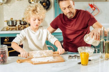 Hamur hazırlama olumlu iyi çocuk