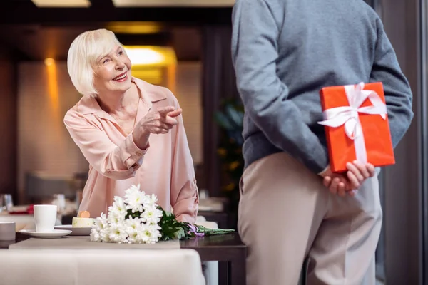 Önemli tarih kutluyor çekici Olgun çift