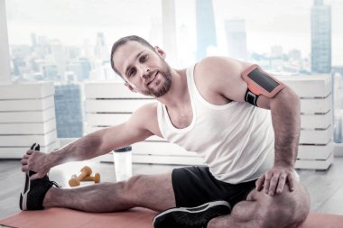 Egzersiz olacak çekici güzel sporcu