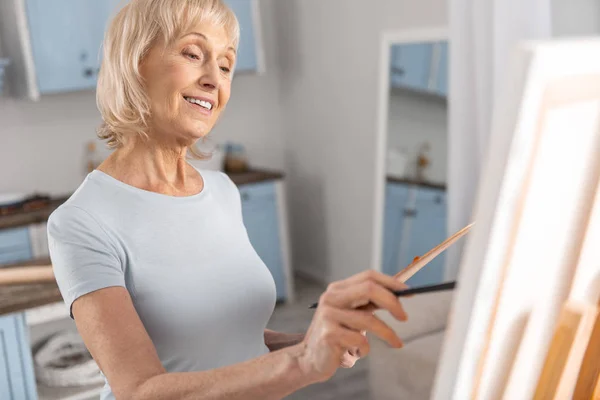 Gay mature woman drawing painting — Stock Photo, Image