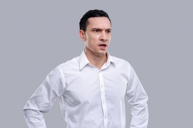 Kesinlikle arıyorum firma genç adam