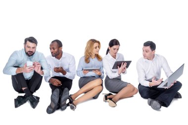 Onların becerikli alet çalışma ve etkileşim meslektaşları içerik