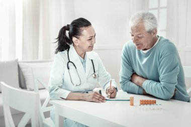 Tavsiye veren ve bu yazı oldukça keyifli hemşire.