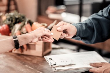 Seçici odak bir kredi kartı