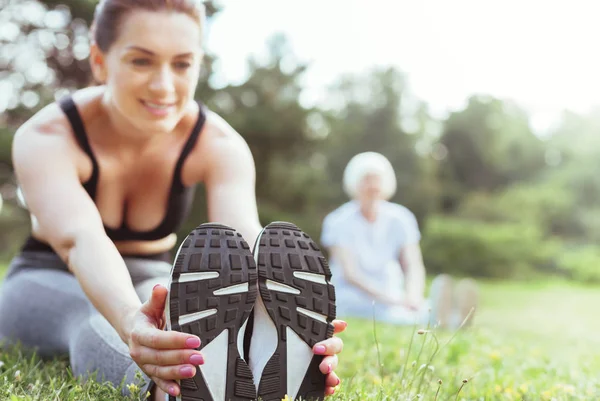 Selektiver Fokus der weiblichen Füße — Stockfoto