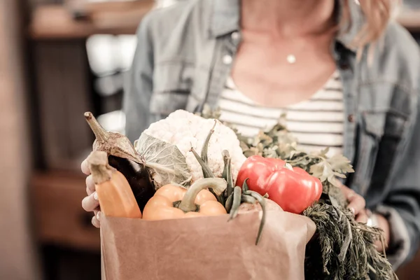 Закрыть разные овощи в пакетик — стоковое фото