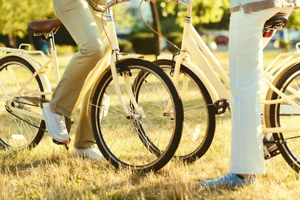 Nahaufnahme von Fahrrädern, die zum Fahren verwendet werden — Stockfoto