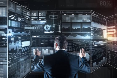 Yetenekli programcı çalışma farklı yönlerini kontrol