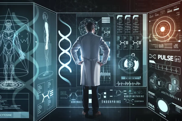 Lugn läkare titta på skärmen medan du arbetar på hans forskning — Stockfoto