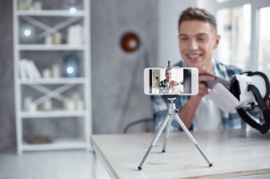 Uyarı blogger 3d modeli hakkında bir video yapma