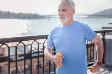 Yakışıklı komuta sizde iyi hissediyorum kendisi ve koşma.