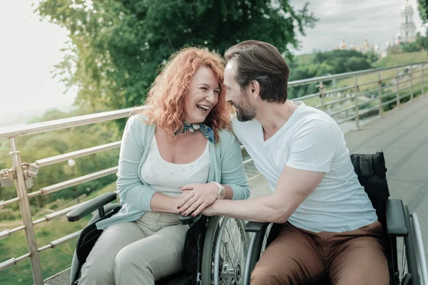 Positiva pareja encantada disfrutando de sus relaciones —  Fotos de Stock