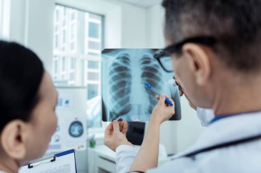 Deneyimli doktorlar sorunları radyo algılama tarama