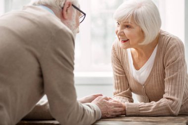 Joyful birlikte olma kaç yaşında