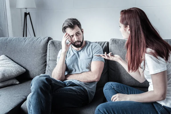 Young appealing couple arguing about relationship — Stock Photo, Image