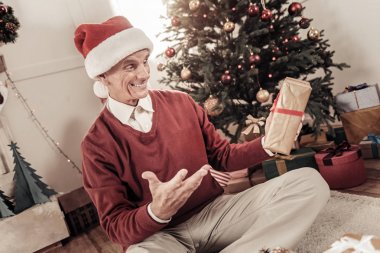 Mutlu adam mevcut açık olacak