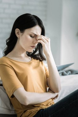Melankoli stresli kadın duygu baş ağrısı