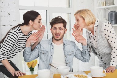 Duygu ponponsuz mutsuz adam stresli