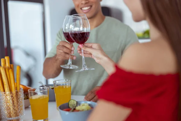 Close up of international people that drinking wine — Stock Photo, Image
