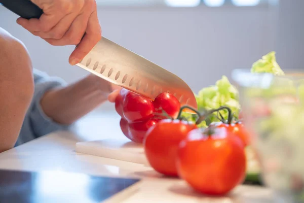 Corte de pimenta vermelha doce para salada foto stock — Fotografia de Stock