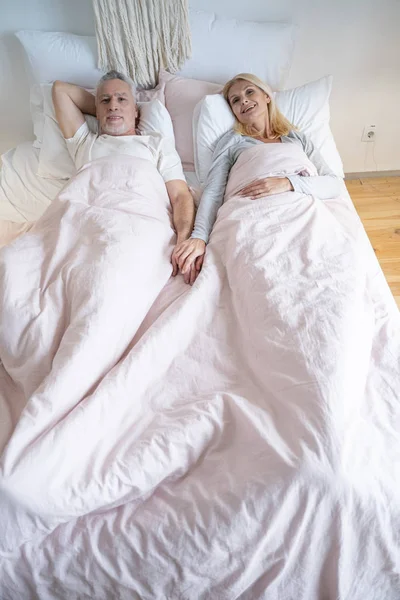 Heureux d'être avec la personne bien-aimée photo de stock — Photo