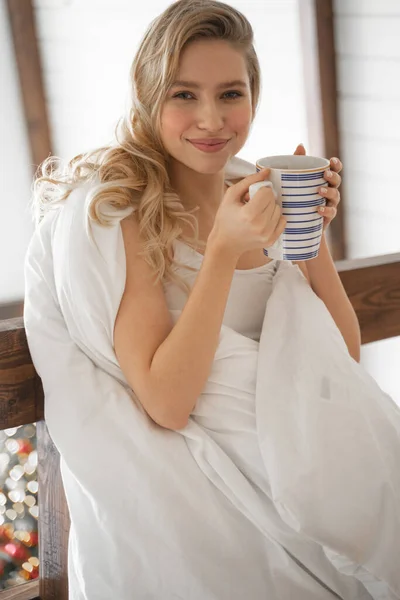 Relaxed young female person posing on camera — Stock Photo, Image