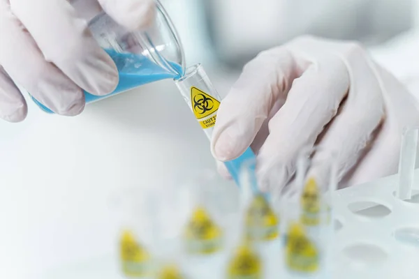 Close up of scientist that making pharmacy — Stock Photo, Image