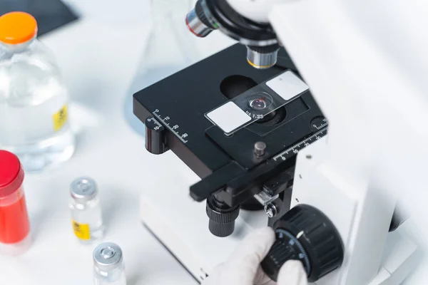 Close up of microscope that being in use — Stock Photo, Image