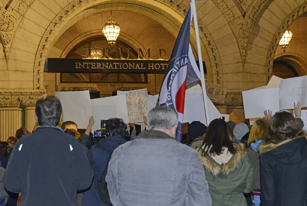 Levičáci a účastenství protestuje Donald Trump volební vítězství — Stock fotografie