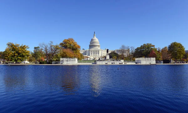 El Capitolio en Washington DC, capital de los Estados Unidos de América — Foto de Stock