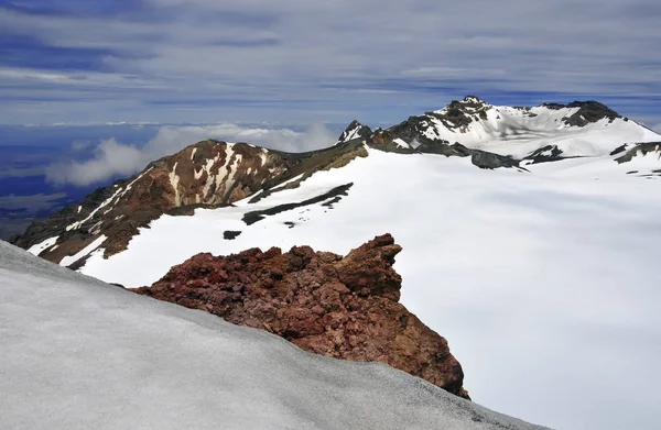 Alpine landscape on Mount Ruapehu, near Mount Ngaruhoe, Tongariro National Park, New Zealand — Stock Photo, Image