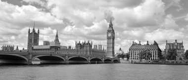 Big Ben Saat Kulesi, Elizabeth Tower olarak da bilinir Westminster Sarayı ve Parlamento Londra İngiltere'de İngiltere ve Brexit tartışmalar bir sembolü haline gelmiştir