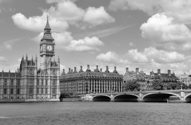 Big Ben Saat Kulesi, Elizabeth Tower olarak da bilinir Westminster Sarayı ve Parlamento Londra İngiltere'de İngiltere ve Brexit tartışmalar bir sembolü haline gelmiştir