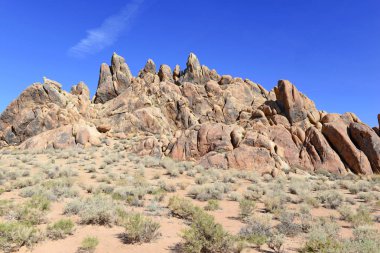 Alabama Hills, bir film için birçok Hollywood filmleri yanı sıra popüler rekreasyon alanı Mount Whitney altında konum Doğu Sierra, California ayarla