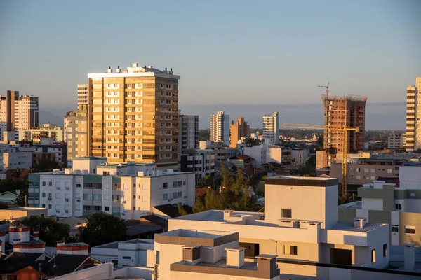 Tramanda, Brezilya 'nın Rio Grande do Sul eyaletine bağlı bir belediyedir. Rio Grande do Sul 'un kuzey kıyısında bir sahil kasabasıdır.,