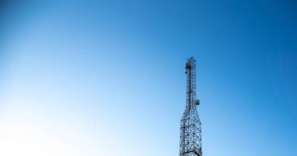 Věž Pro Přenos Příjem Dat Mobilní Telefonie Internetu Komunikační Infrastrukturu — Stock fotografie