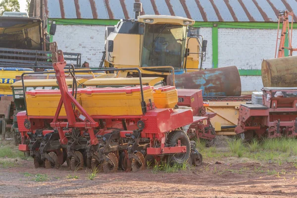 Old Machines Used Agriculture Today Sold Scrap Old Technology Agricultural — Stock Photo, Image