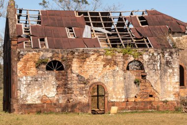 Chapado 'da bulunan ve Jaguari belediyesinin kırsal kesiminde bulunan Şapel, kolonilerin İtalya' dan gelen ilk göçmenlere dağıtılmasından sonra 1910 yılında inşa edilmiştir. Gres Stone 'da inşa edildi..