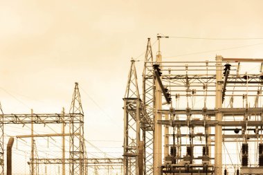 Bir elektrik santralinin kısmi görüntüsü ve ekipman ve dağıtım ağının bir parçası. Brezilya 'daki Letetric Enerji Altyapısı