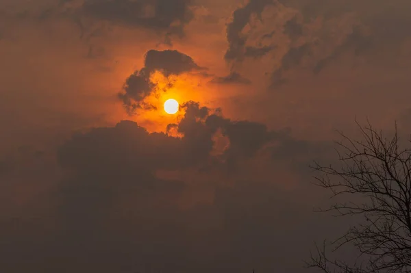 Απόγευμα Και Τοπίο Ενός Ηλιοβασιλέματος Στο Νότιο Μεσημβρινό Της Λατινικής — Φωτογραφία Αρχείου
