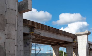 Brezilya 'da inşaat halindeki bir viyadük görüntüsü. Altyapı Taşımacılığı. Genişleme, federal hükümetin PAC II geliştirme programından yürütülüyor..